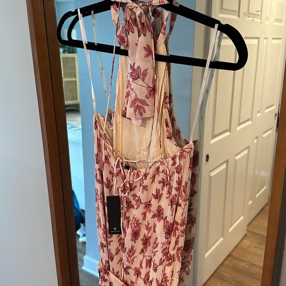 Lulus brand, Small tiered summer dress, pink. - Picture 3 of 5